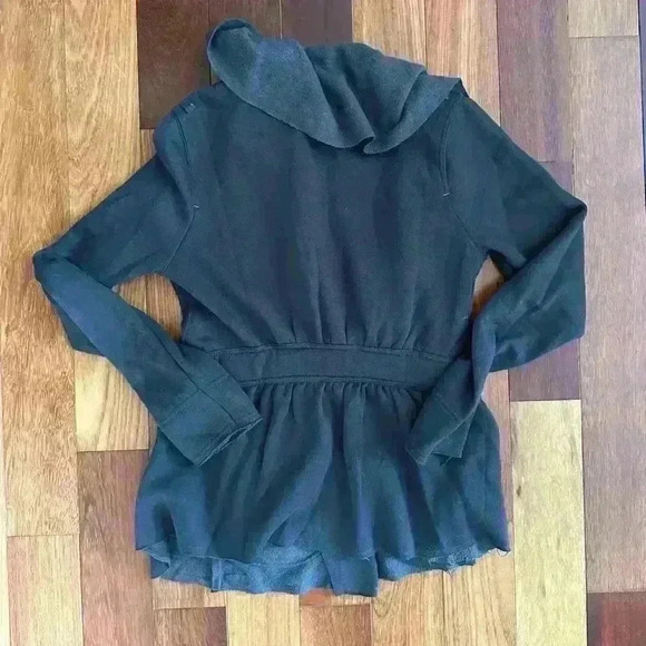Guess | Grey zip up sweater  with ruffles size medium - Picture 4 of 4